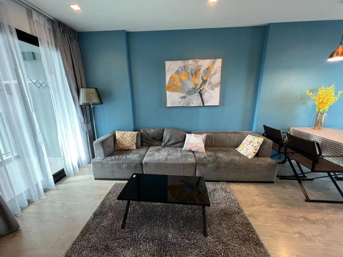 Llx Apartments At The Base Condo Pattaya Luaran gambar