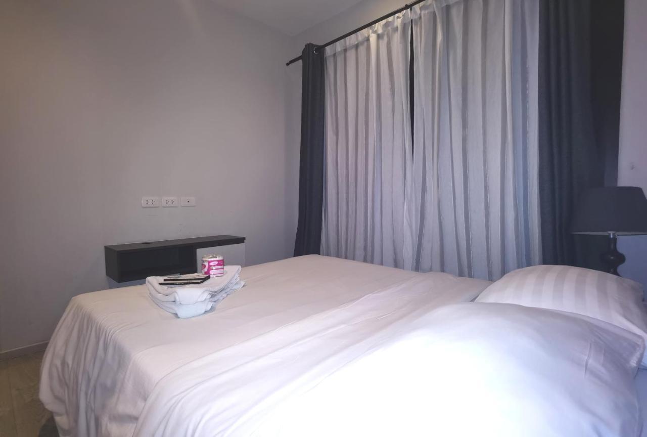 Llx Apartments At The Base Condo Pattaya Luaran gambar
