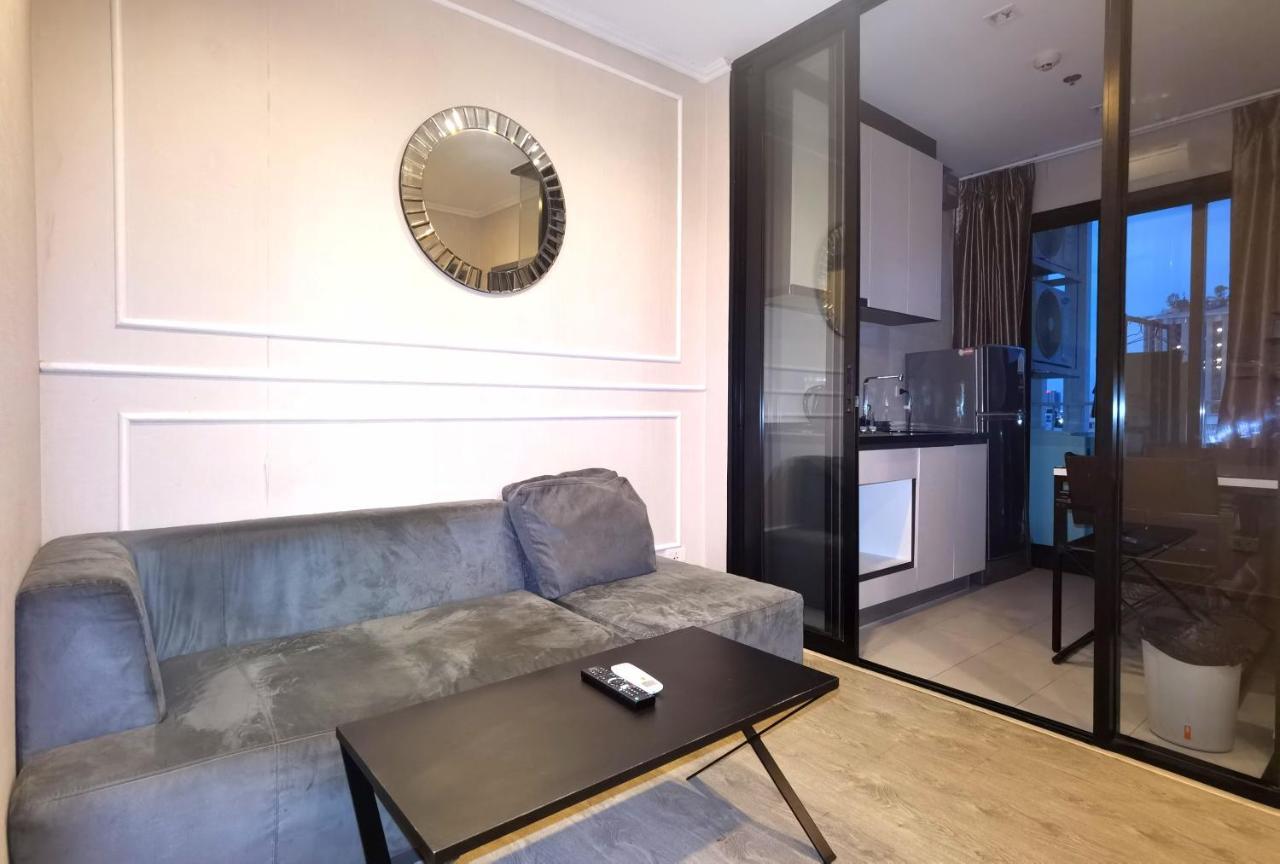 Llx Apartments At The Base Condo Pattaya Luaran gambar