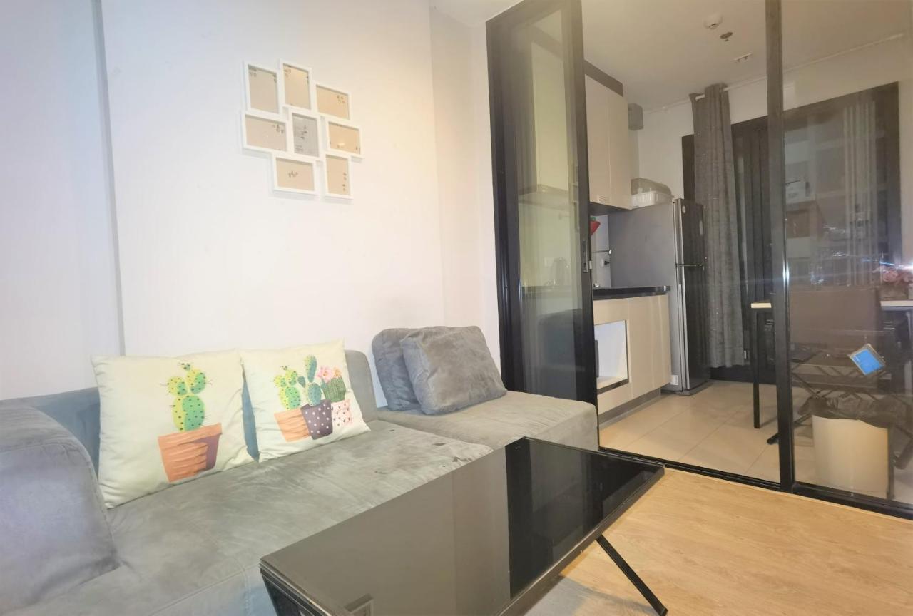 Llx Apartments At The Base Condo Pattaya Luaran gambar
