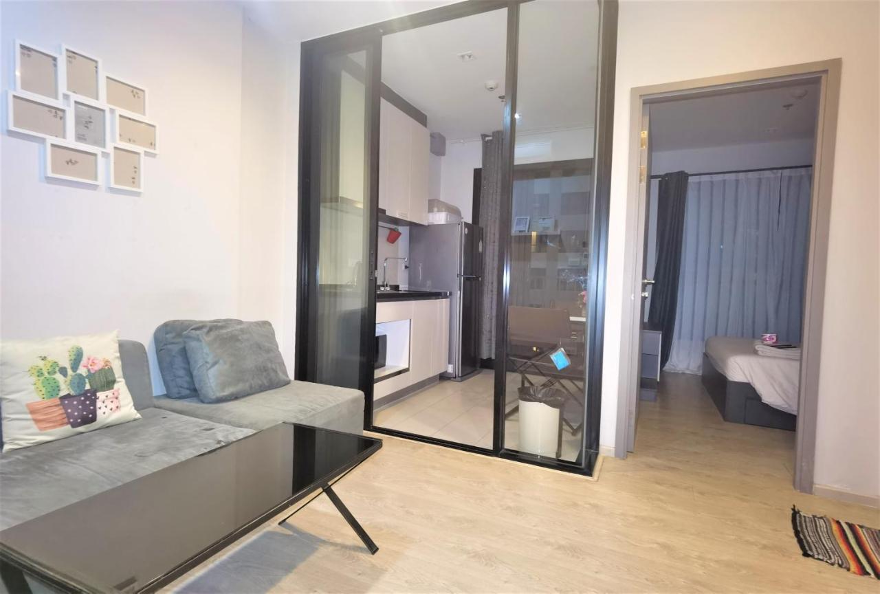 Llx Apartments At The Base Condo Pattaya Luaran gambar