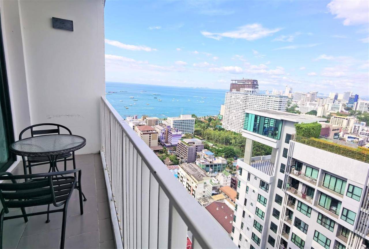 Llx Apartments At The Base Condo Pattaya Luaran gambar