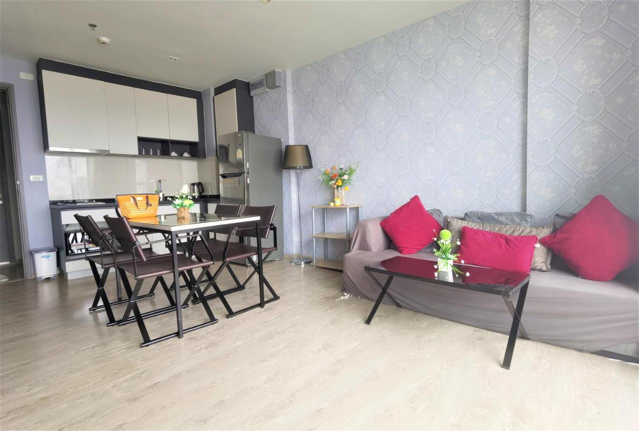 Llx Apartments At The Base Condo Pattaya Luaran gambar