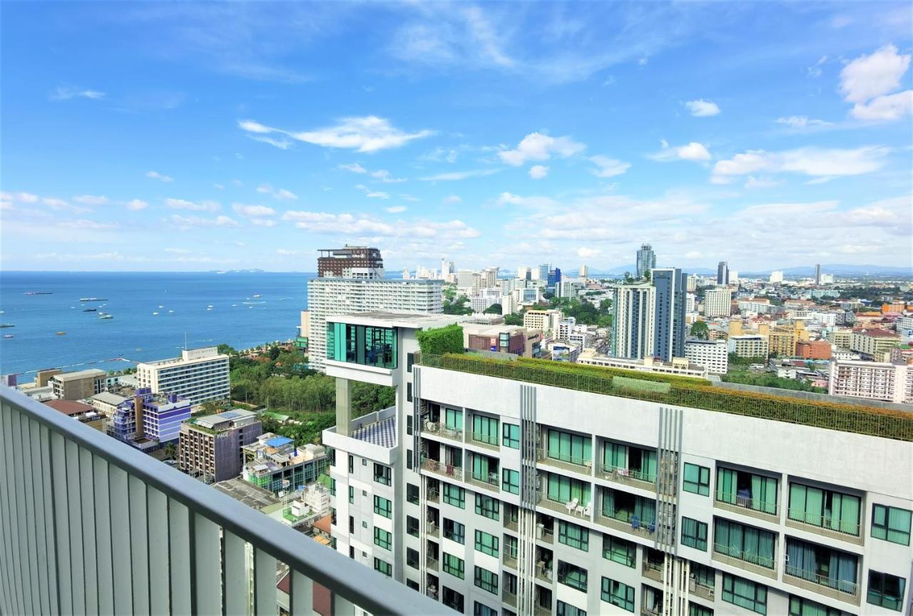 Llx Apartments At The Base Condo Pattaya Luaran gambar