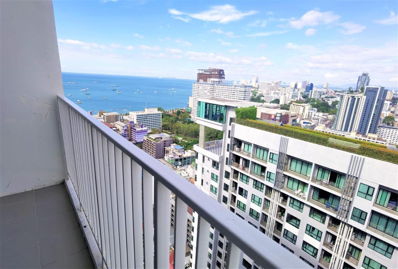 Llx Apartments At The Base Condo Pattaya Luaran gambar