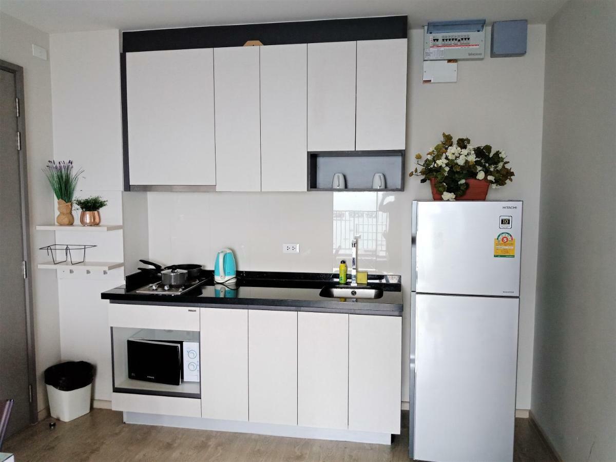 Llx Apartments At The Base Condo Pattaya Luaran gambar