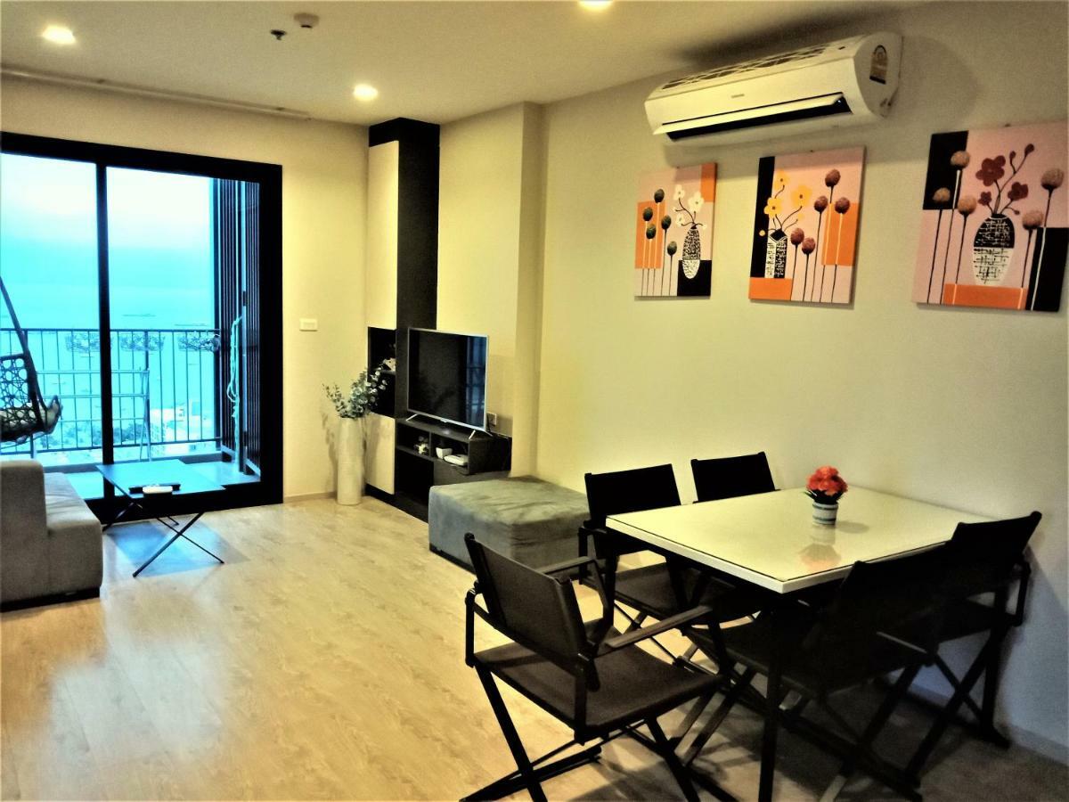 Llx Apartments At The Base Condo Pattaya Luaran gambar