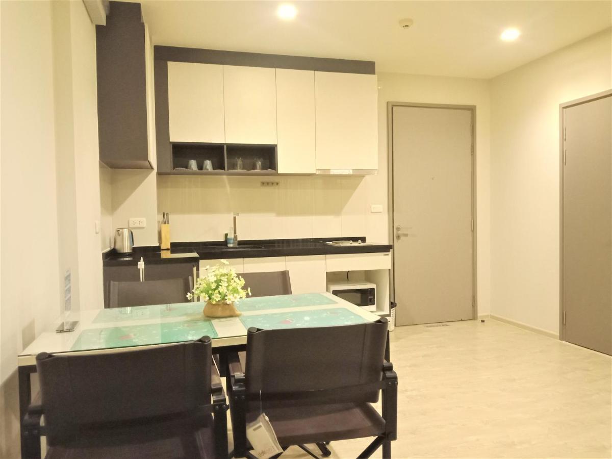 Llx Apartments At The Base Condo Pattaya Luaran gambar