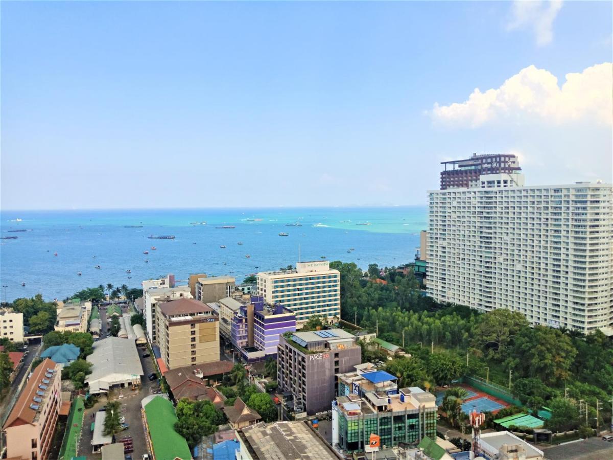 Llx Apartments At The Base Condo Pattaya Luaran gambar